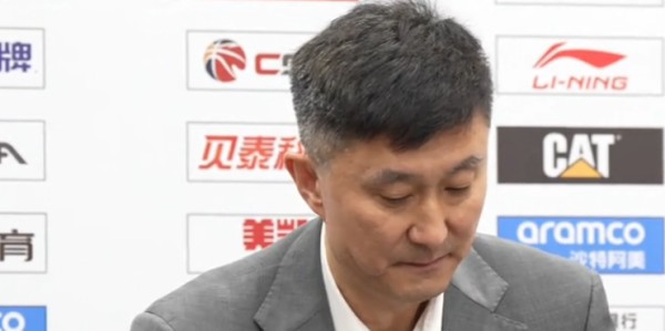 爱游戏体育登录入口-胜天津发布会！杜锋赞天津展望后续三场，萨林杰提防守重要性！